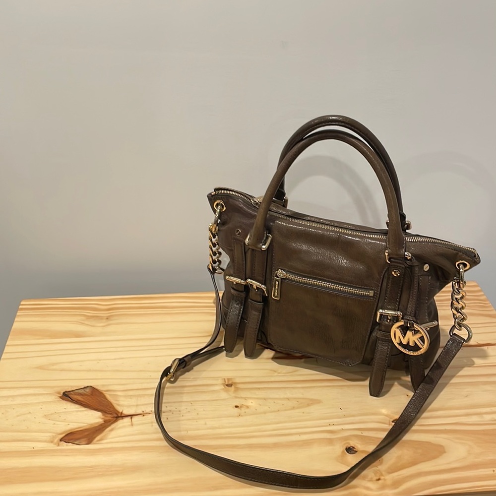Michael kors women bag.